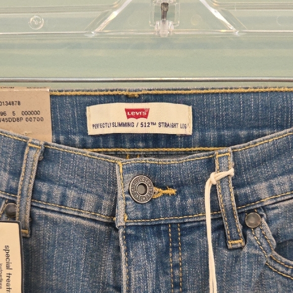 Levi's Perfectly Slimming Straight Leg 512 Jeans Size 4 Medium New With Tags - Picture 2 of 14